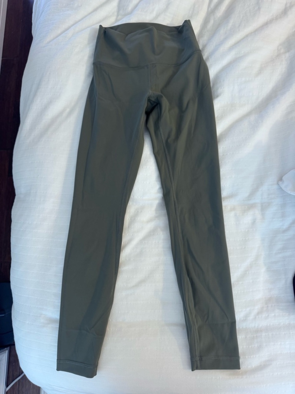 Lululemon High-Waist light olive Green Leggings size 4